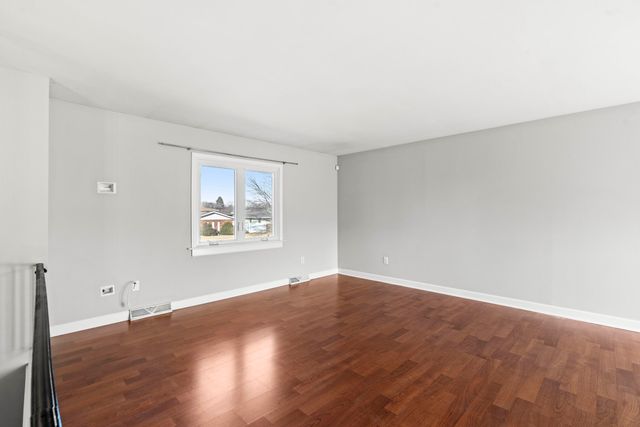 1235 Woodhollow Court, Schererville, IN 46375