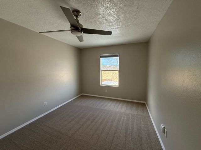 1401 Casa Roja Place NW, Albuquerque, NM 87120