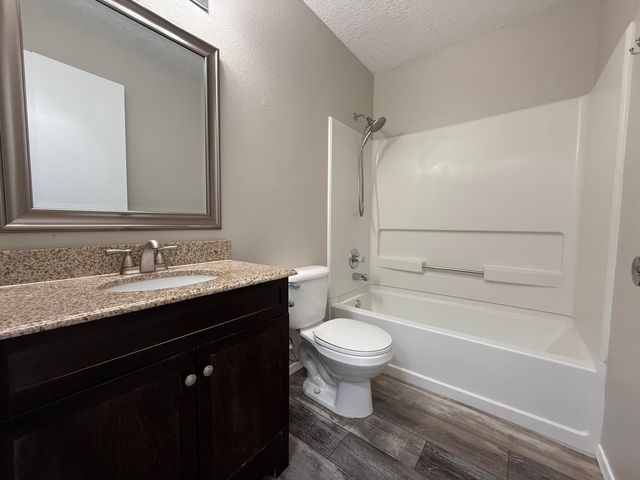 1401 Casa Roja Place NW, Albuquerque, NM 87120