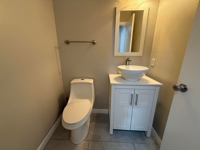 1401 Casa Roja Place NW, Albuquerque, NM 87120