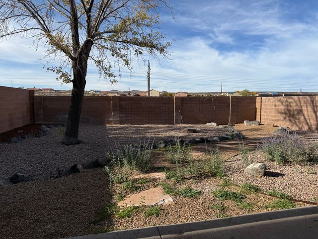 1401 Casa Roja Place NW, Albuquerque, NM 87120