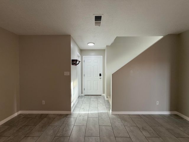 1401 Casa Roja Place NW, Albuquerque, NM 87120