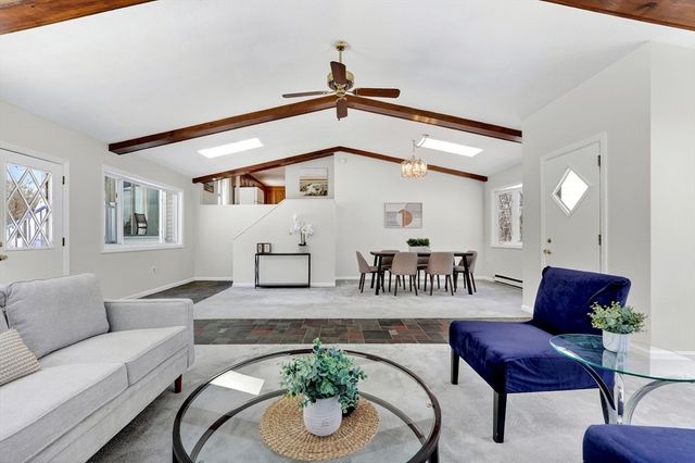 5 Shawsheen Street, Tewksbury, MA 01876