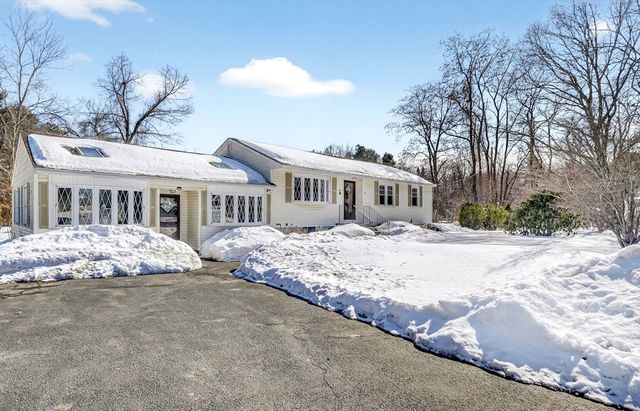 5 Shawsheen Street, Tewksbury, MA 01876