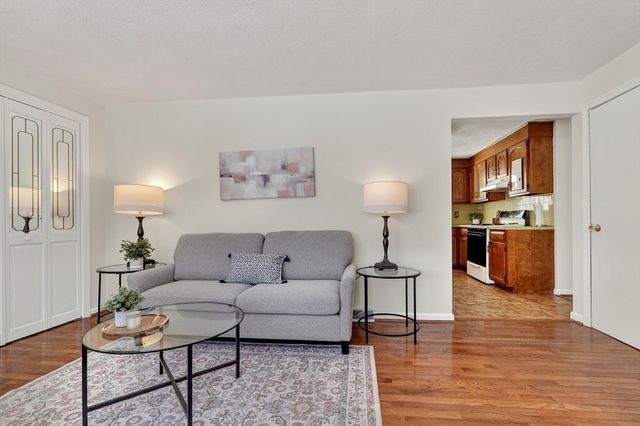 5 Shawsheen Street, Tewksbury, MA 01876