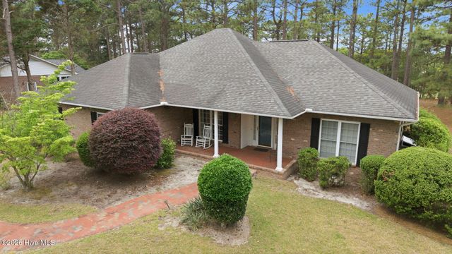 214 Longleaf Drive, West End, NC 27376