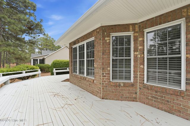 214 Longleaf Drive, West End, NC 27376