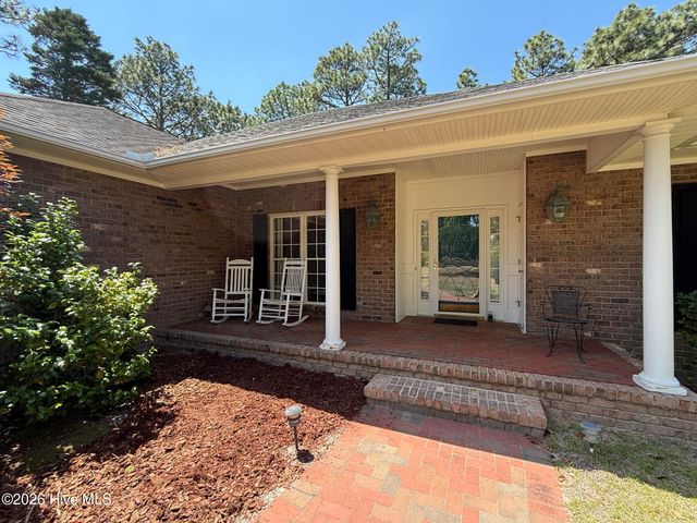 214 Longleaf Drive, West End, NC 27376