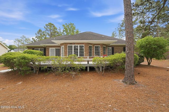 214 Longleaf Drive, West End, NC 27376