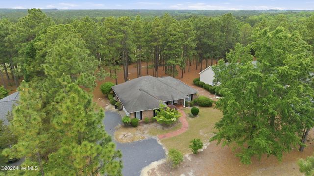 214 Longleaf Drive, West End, NC 27376