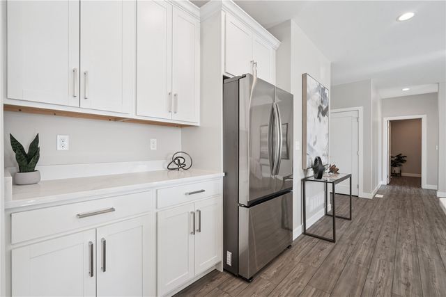 1359 Cedar Springs Dr, Marion, IA 52302