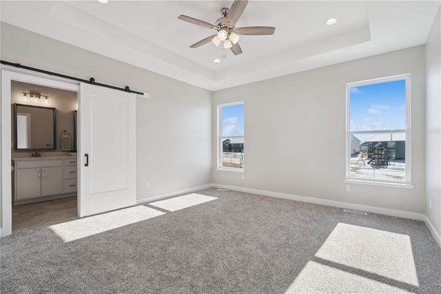 1359 Cedar Springs Dr, Marion, IA 52302