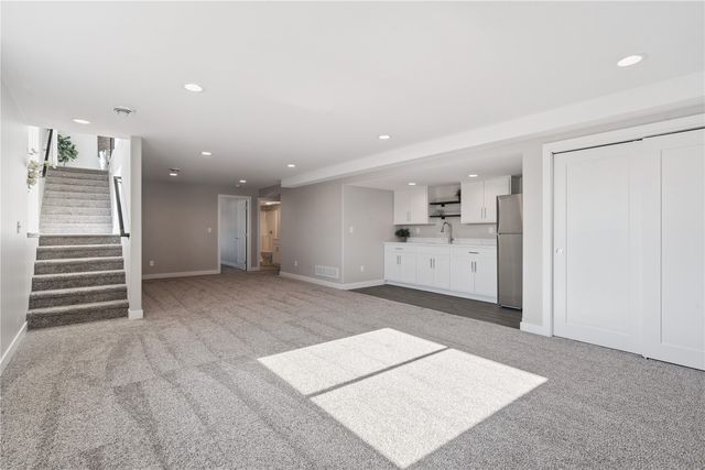 1359 Cedar Springs Dr, Marion, IA 52302