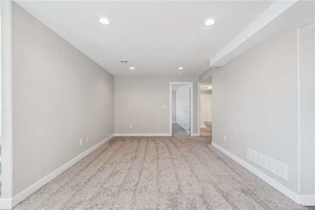 1359 Cedar Springs Dr, Marion, IA 52302