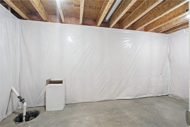 1359 Cedar Springs Dr, Marion, IA 52302