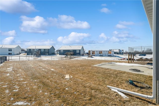 1359 Cedar Springs Dr, Marion, IA 52302