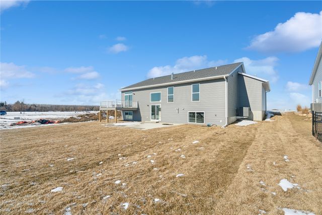 1359 Cedar Springs Dr, Marion, IA 52302