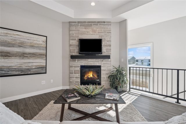 1359 Cedar Springs Dr, Marion, IA 52302