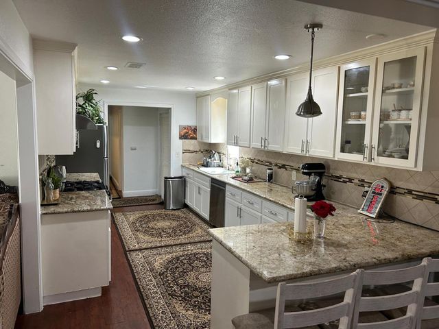 5839 Palm Ave, Sacramento, CA 95841