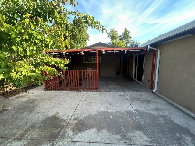 5839 Palm Ave, Sacramento, CA 95841