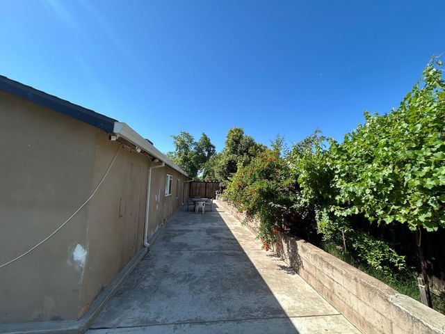 5839 Palm Ave, Sacramento, CA 95841