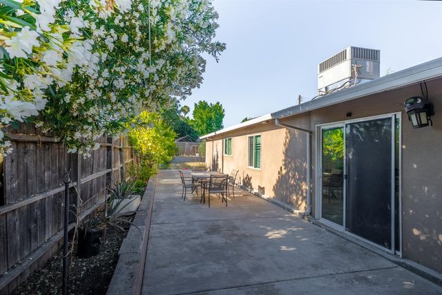 5839 Palm Ave, Sacramento, CA 95841