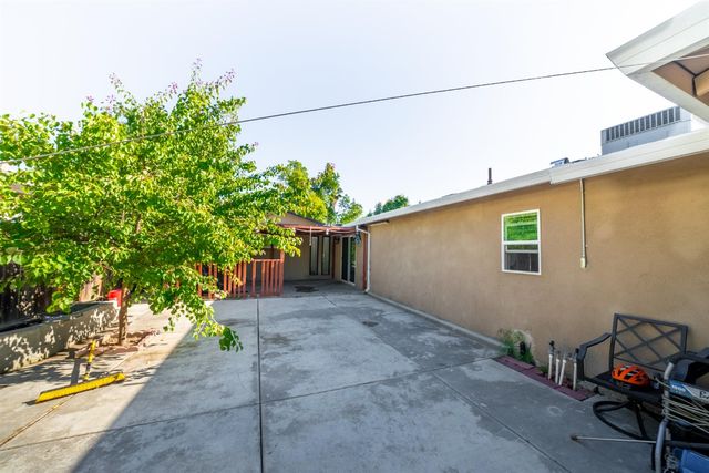 5839 Palm Ave, Sacramento, CA 95841