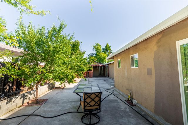 5839 Palm Ave, Sacramento, CA 95841