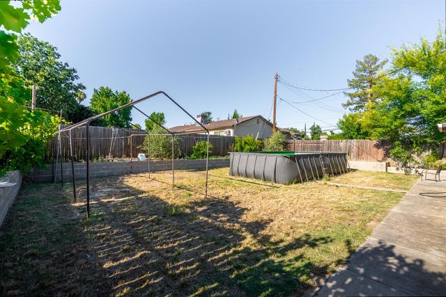 5839 Palm Ave, Sacramento, CA 95841