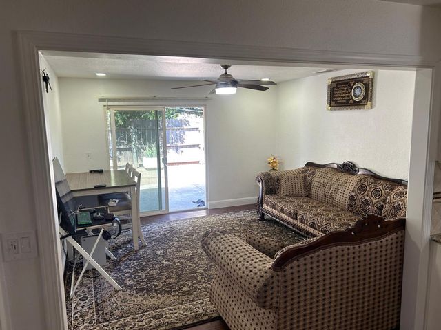 5839 Palm Ave, Sacramento, CA 95841