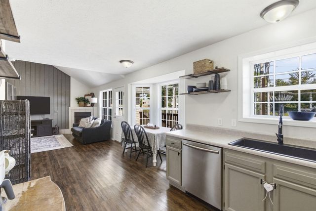915 Wesley Road, Nixa, MO 65714