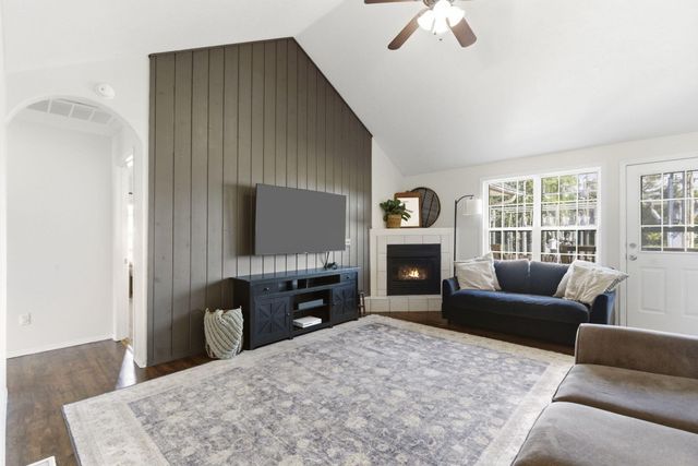 915 Wesley Road, Nixa, MO 65714