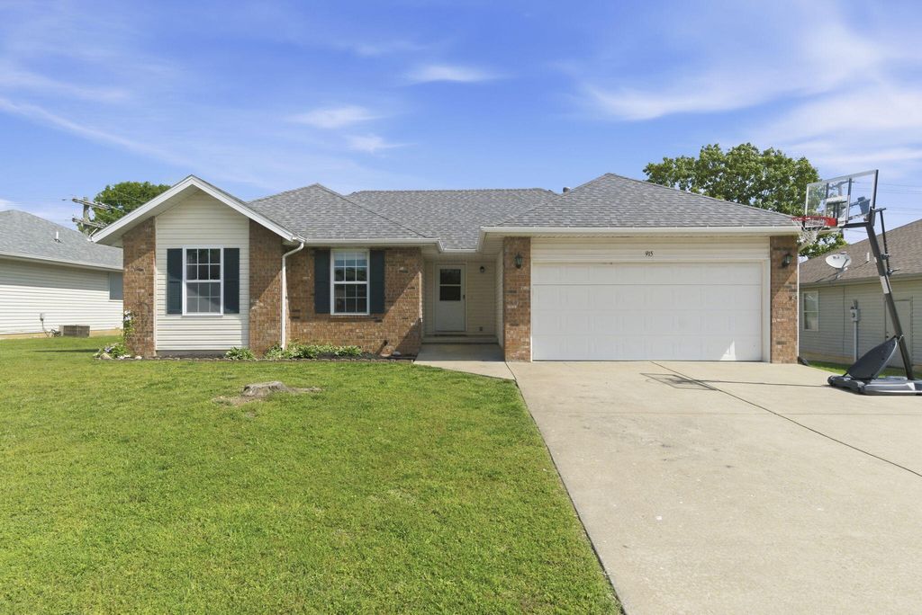 915 Wesley Road, Nixa, MO 65714