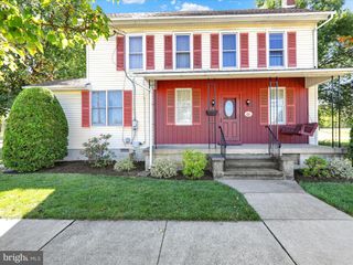 102 W RUTH AVE, Robesonia, PA 19551