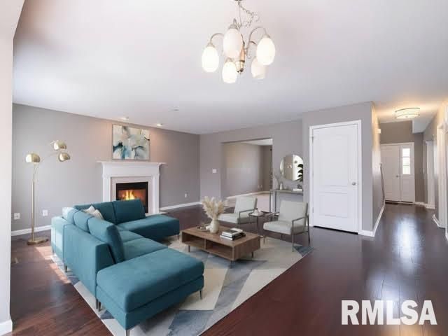 106 STONEWOOD Drive, East Peoria, IL 61611