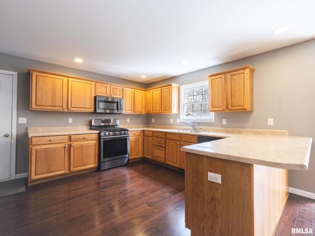 106 STONEWOOD Drive, East Peoria, IL 61611