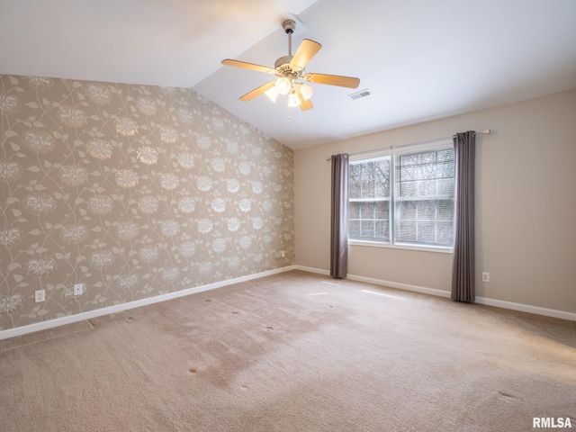 106 STONEWOOD Drive, East Peoria, IL 61611