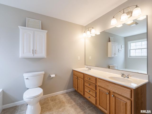 106 STONEWOOD Drive, East Peoria, IL 61611