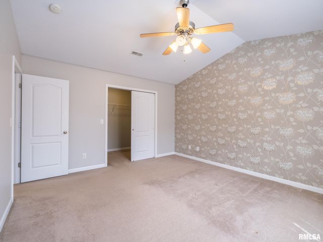 106 STONEWOOD Drive, East Peoria, IL 61611