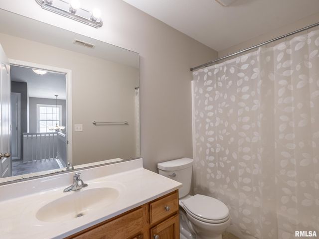 106 STONEWOOD Drive, East Peoria, IL 61611