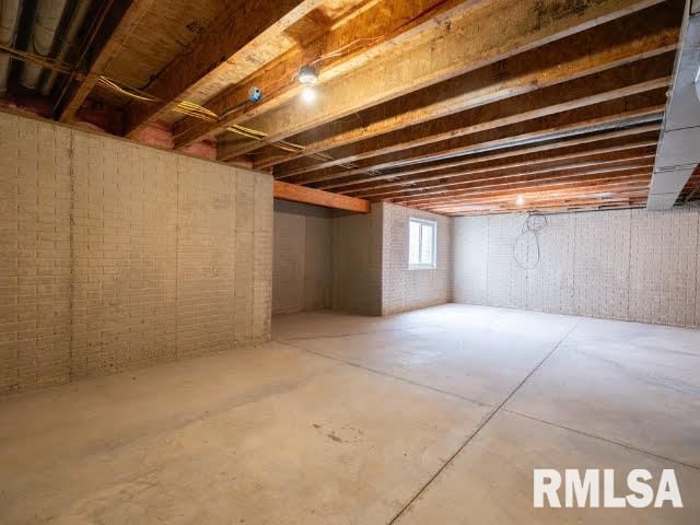 106 STONEWOOD Drive, East Peoria, IL 61611