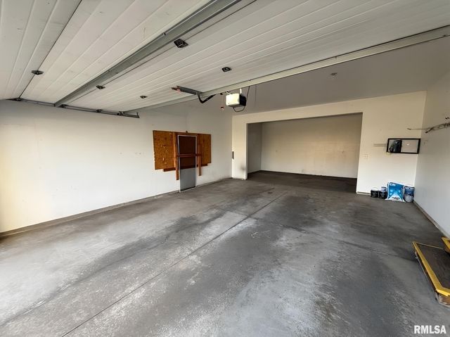 106 STONEWOOD Drive, East Peoria, IL 61611