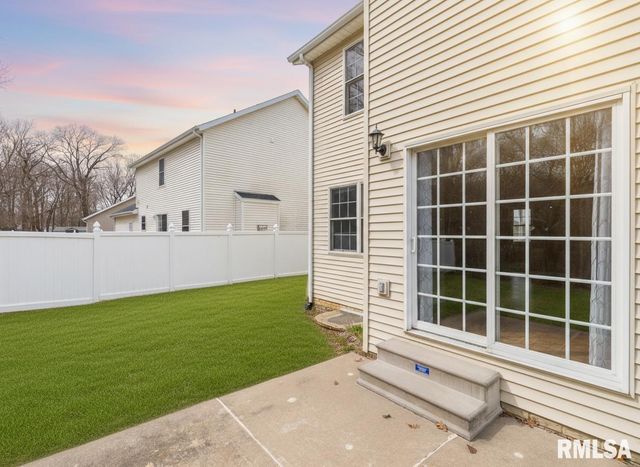 106 STONEWOOD Drive, East Peoria, IL 61611