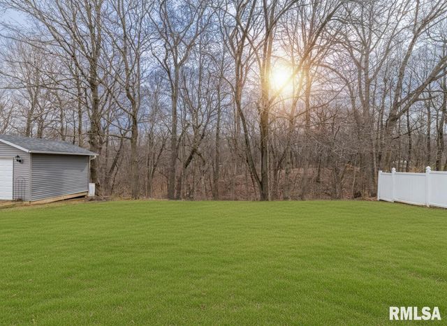 106 STONEWOOD Drive, East Peoria, IL 61611