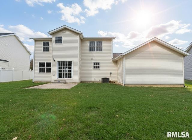 106 STONEWOOD Drive, East Peoria, IL 61611