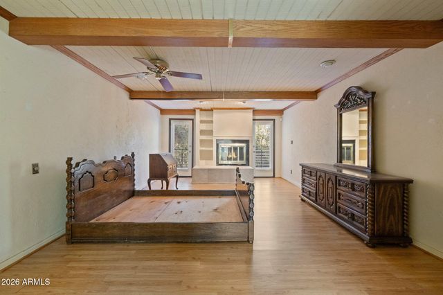 14 E ORANGEWOOD Avenue, Phoenix, AZ 85020