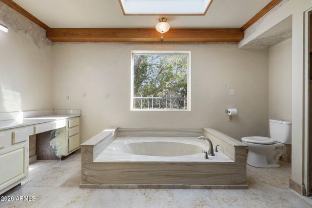 14 E ORANGEWOOD Avenue, Phoenix, AZ 85020