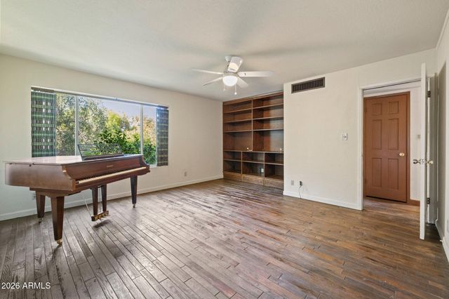 14 E ORANGEWOOD Avenue, Phoenix, AZ 85020