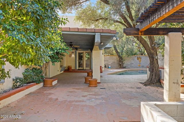 14 E ORANGEWOOD Avenue, Phoenix, AZ 85020