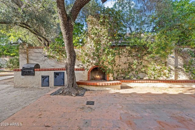 14 E ORANGEWOOD Avenue, Phoenix, AZ 85020